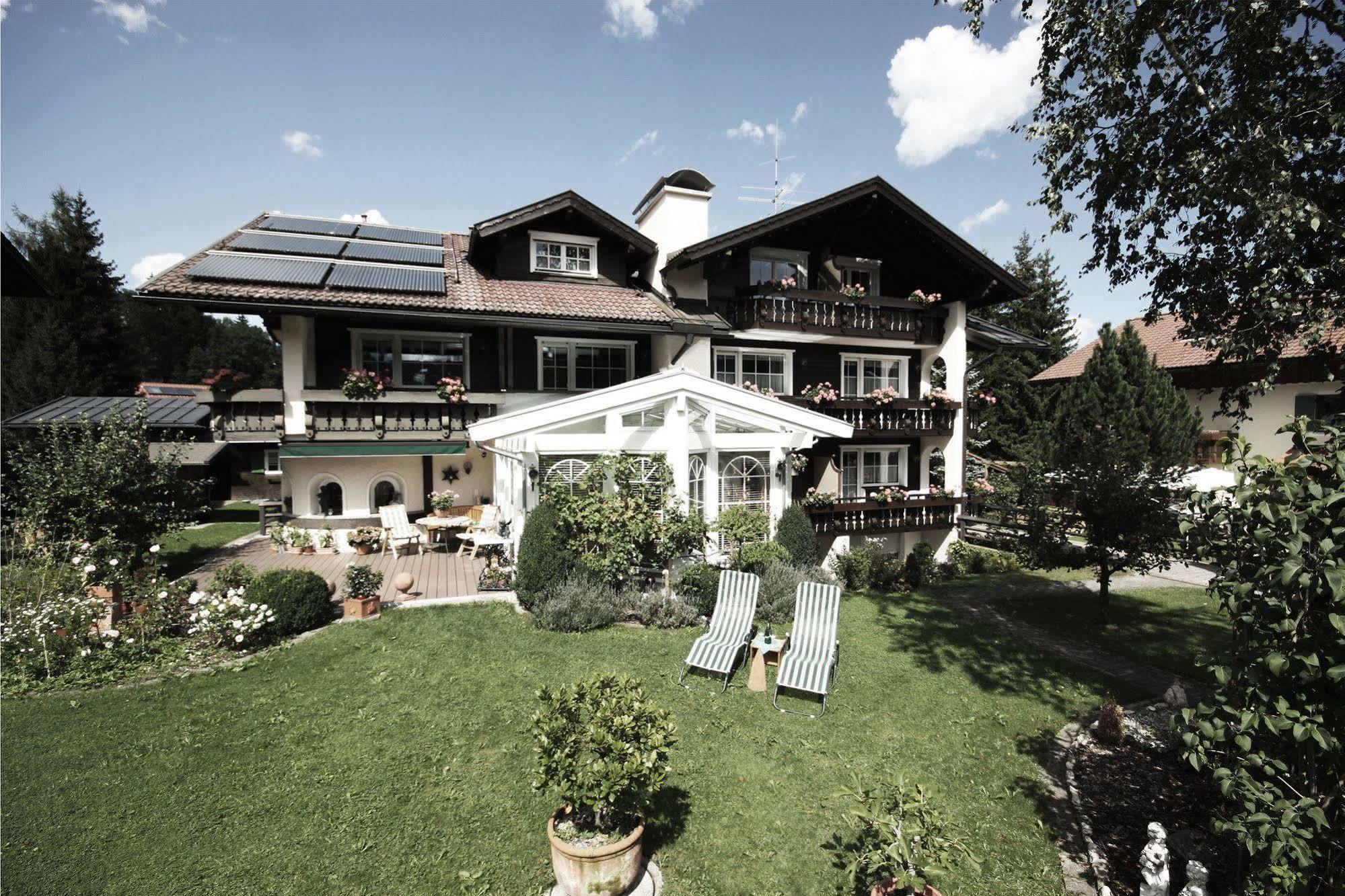 Haus Susanne - Top-Ferienwohnungen - Sommer-Bergbahn Inklusive オーバーマイゼルシュタイン エクステリア 写真